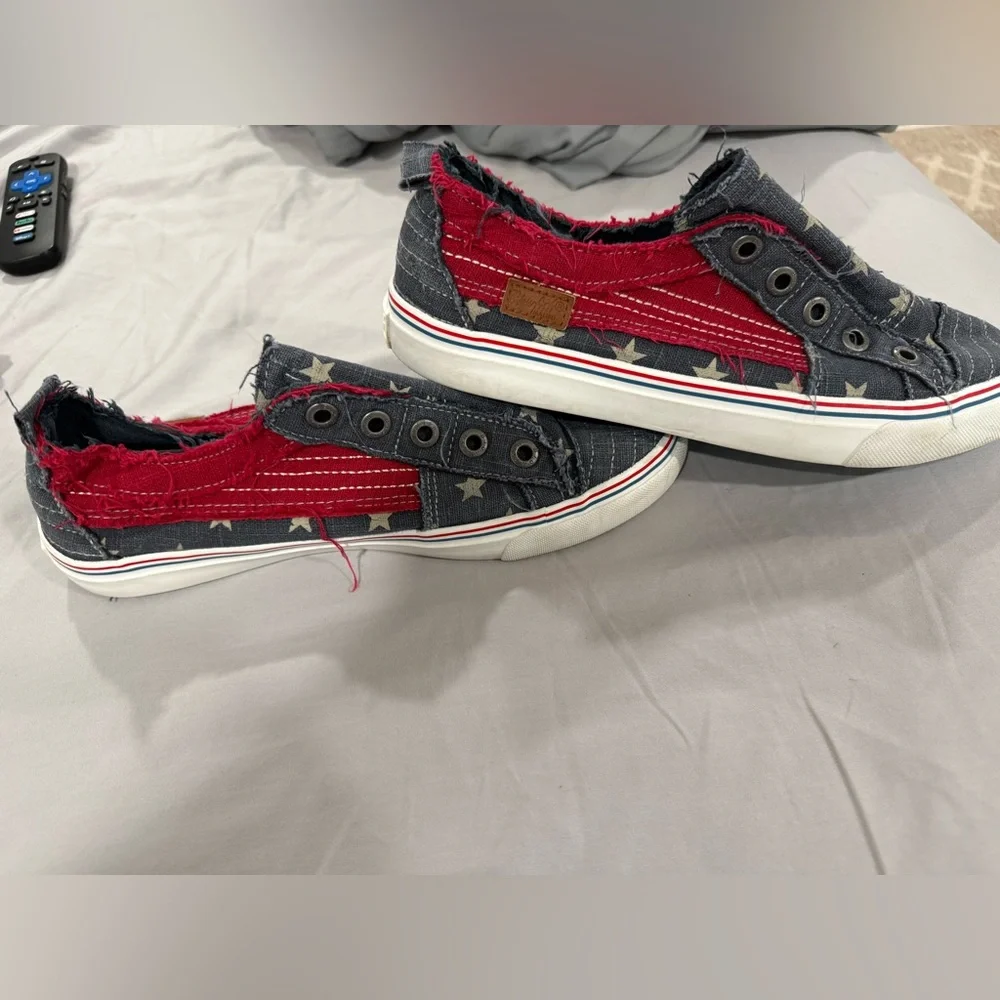 USED bundle of BLOWFISH sneakers and one pair Sperry’s… read description - Picture 15 of 15